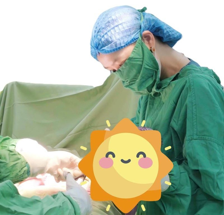 Ca phẫu thuật lấy thai cho sản phụ - Ảnh BVCC 528747823-1073905991582230-4482036905089410861-n.jpg