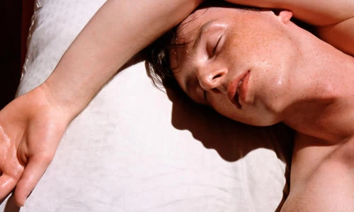 Điểm mặt nguyên nhân khiến bạn đổ mồ hôi khi ngủ đêm