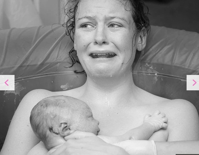 Ngắm biểu cảm khóc cười của sản phụ lần đầu ôm con