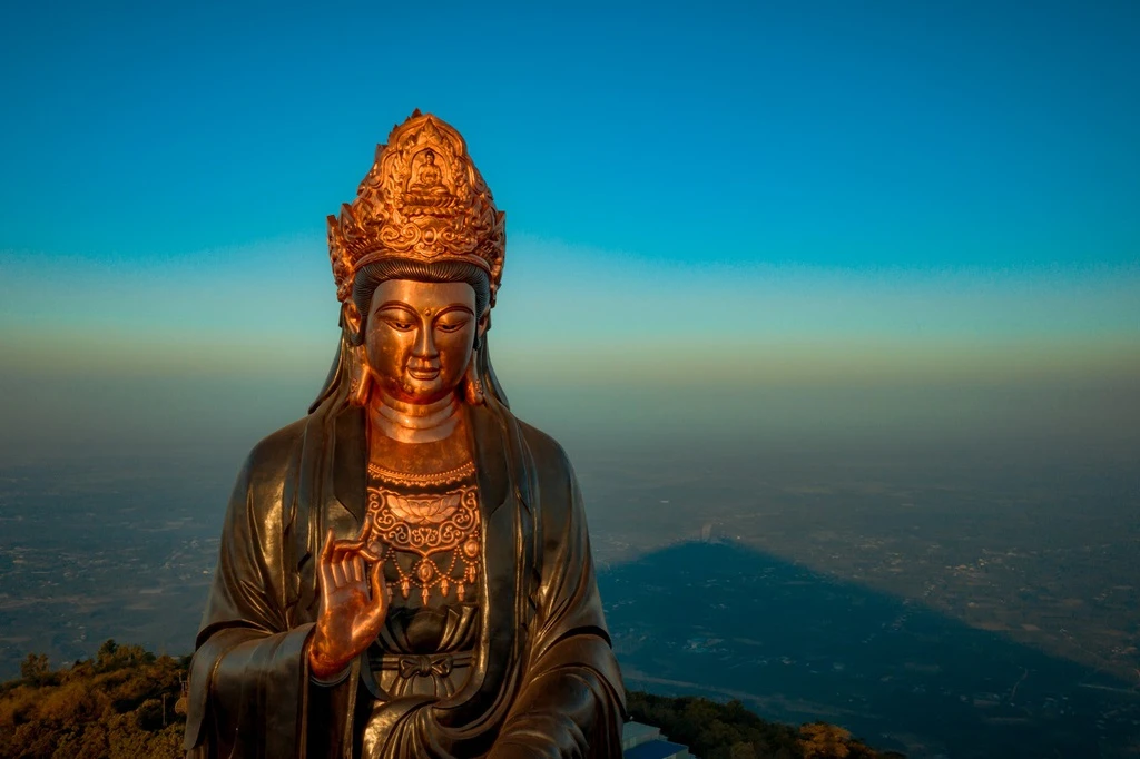 Tận mục tượng Phật Bà cao nhất châu Á trên núi Bà Đen