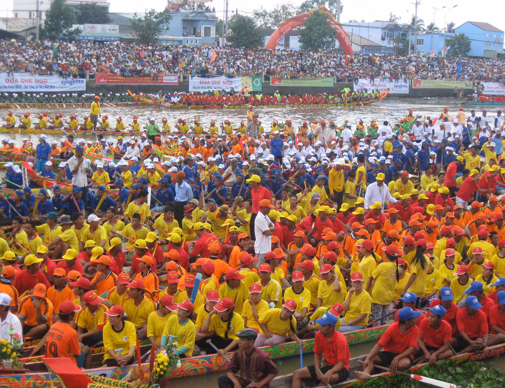 Khai mạc đua ghe Ngo tại Festival