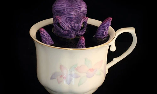 Hoảng hồn với những cốc trà đầy quái vật