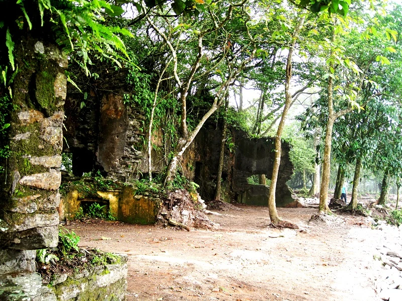 Ngỡ ngàng dấu tích biệt thự Pháp trên núi Ba Vì