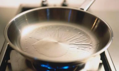 Sai lầm khi dùng chảo rất nhiều người mắc