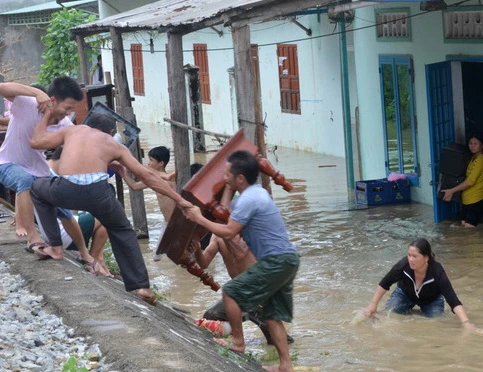 Miền Trung, Tây Nguyên chìm trong biển nước