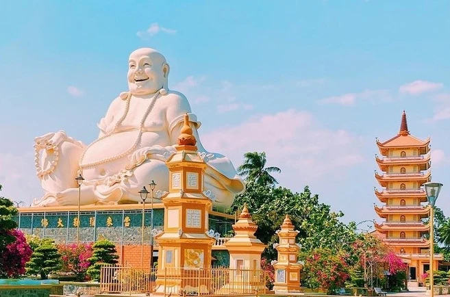Tận mục 3 tượng Phật Di Lặc lớn ở miền Tây