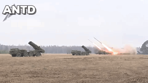 Cũng theo Sina, hiện, tàu chở hàng của Nga đã xuất phát từ cảng biển Novorossiysk, một trong những cảng lớn nhất trong lưu vực Biển Đen để đến Trung Đông.