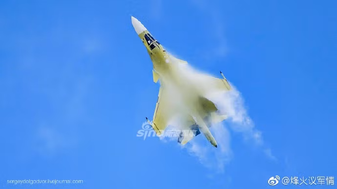 Cận cảnh Su-34 “trần truồng” bay thử khi vừa ra khỏi nhà máy