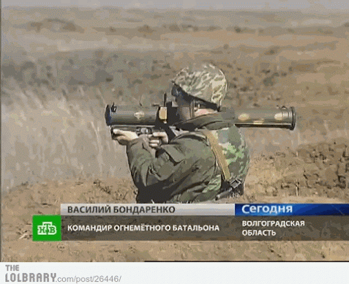 Do là vũ khí sử dụng một lần, khẩu súng phóng lựu này có vỏ làm bằng sợi thuỷ tinh để giảm chi phí cũng như giảm trọng lượng. Mặc dù vậy, trong nòng của súng vẫn có cấu tạo rãnh xoắn để viên đạn khi ra khỏi nòng có mô-men xoắn nhất định, làm tăng độ chính xác. Nguồn ảnh: Pinterest.