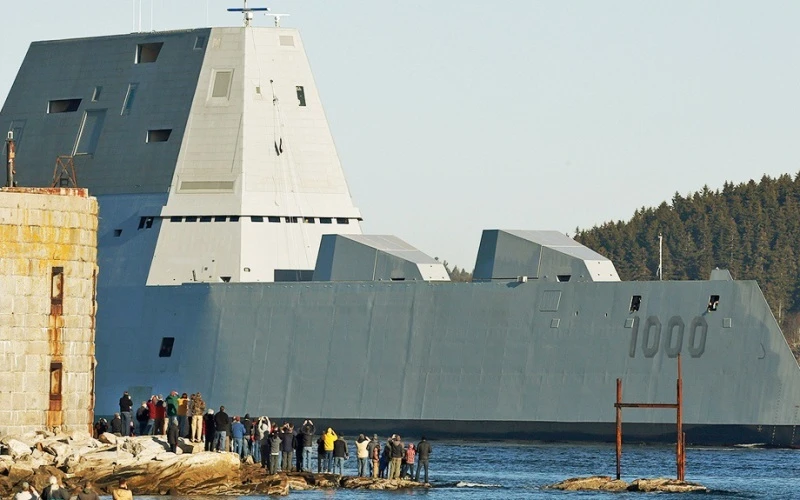 Khu trục hạm lớn nhất nước Mỹ và giấc mơ của Nga