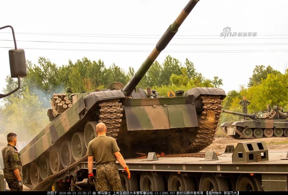 Ba Lan mang siêu xe tăng Liên Xô một thời tới Baltic tập trận