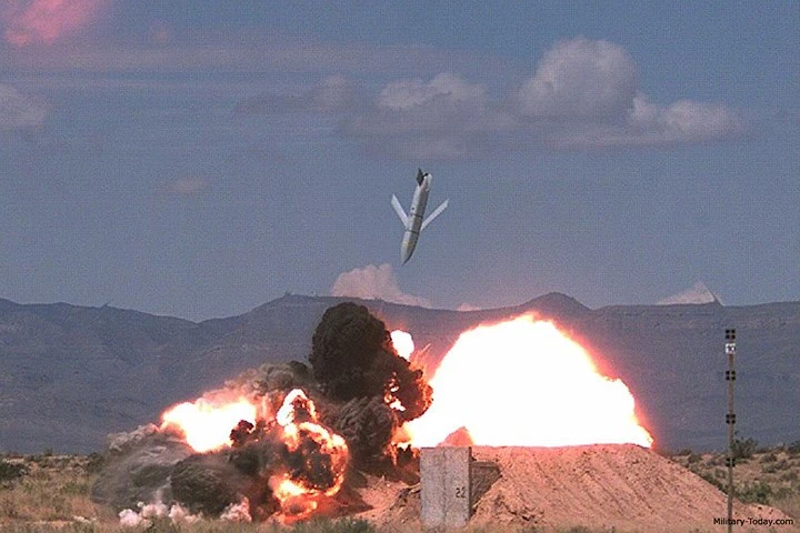 Tên lửa hành trình JASSM và cách người Mỹ khơi mào chiến tranh