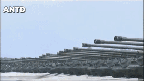 Triều Tiên cũng vừa phát triển thành công pháo phản lực phóng loạt cỡ nòng 300mm có thể vươn đến điểm xa hơn cả thủ đô Seoul.