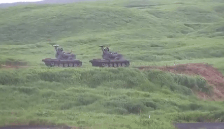 Trong biên chế của Lực lượng Phòng vệ Mặt đất Nhật Bản tới nay cũng chỉ có 52 khẩu pháo tự hành loại này. Nguồn ảnh: Gify.