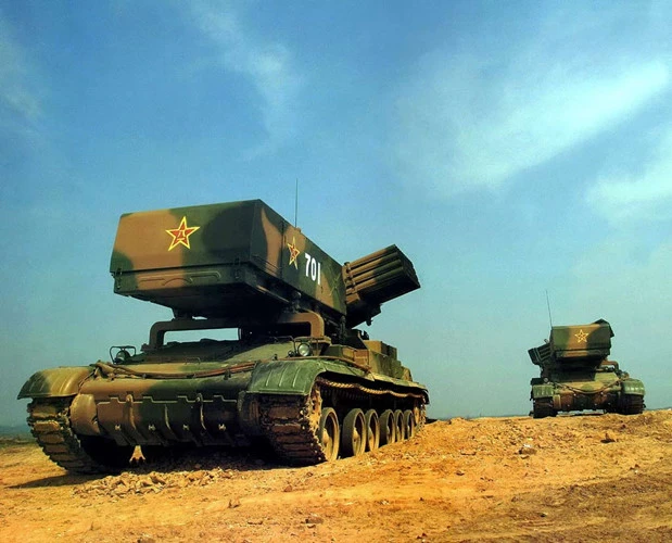 Choáng với khẩu pháo phản lực 40 nòng của Trung Quốc