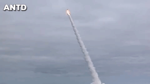 Tên lửa hạt nhân Trident II D5 có chiều dài 13,41m, đường kính 1,85m.