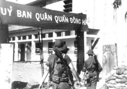 Mặc dù vậy, kết thúc chiến cuộc, chỉ tính riêng các sư đoàn thủy quân lục chiến thiện chiến bậc nhất của Sài Gòn đã chịu thương vong khoảng 5600 lính, bao gồm 3600 lính tử trận và khoảng 2000 lính bị thương. Nguồn ảnh: Tube.