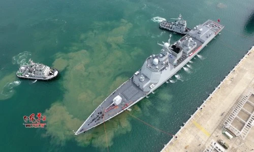 Lính Trung Quốc sống ra sao trên khu trục hạm Type 052D?