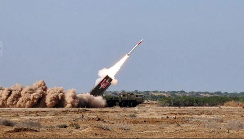 Choáng với sức mạnh tên lửa Pakistan tự sản xuất