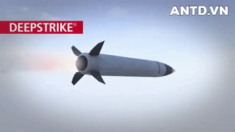 Đại diện hãng chế tạo Lockheed Martin cho biết, nguyên mẫu tên lửa được phóng từ khung gầm tổ hợp pháo phản lực phóng loạt HIMARS