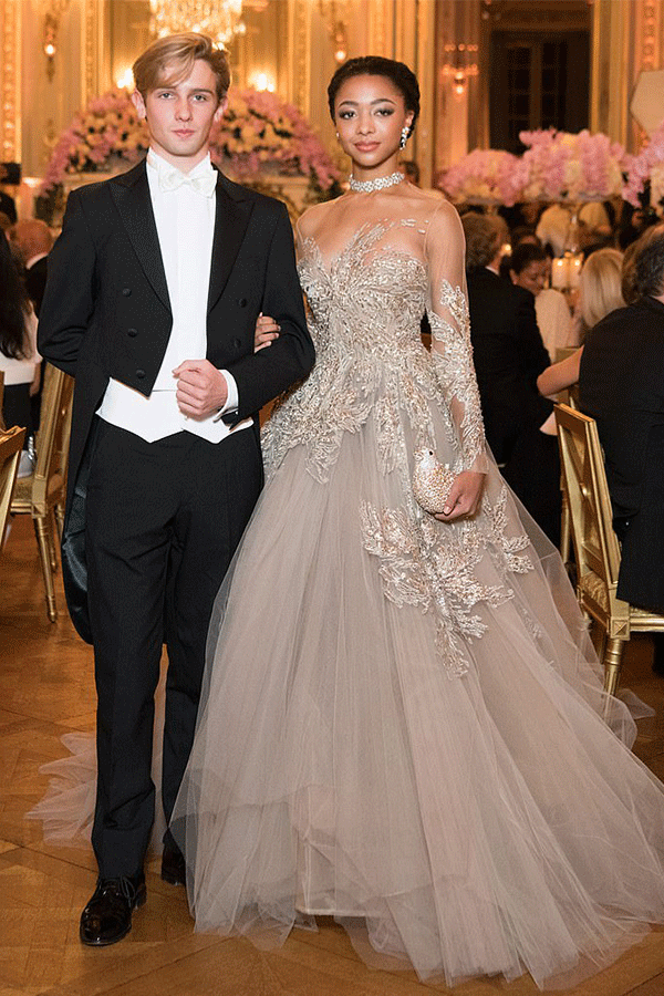 Juliet Gordy, 18 tuổi là cháu gái của nhà soạn nhạc kiêm doanh nhân nổi tiếng Berry Gordy. Gordy là một trong những dòng họ có ảnh hưởng lớn trong nền âm nhạc của nước Mỹ, sở hữu công ty chuyên quản lý các ca sĩ, diễn viên. Juliet Gordy đang theo đuổi sự nghiệp diễn xuất. Mới đây, cô giành được hợp đồng hợp tác với hãng phim Netflix.