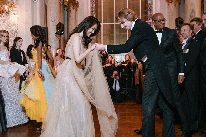 Tại buổi phỏng vấn sau sự kiện, Yao nói với tờ South China Morning Post: “Đây như màn ra mắt của tôi với thế giới. Kể từ giờ phút này, tôi sẽ không còn là cô gái sống trong thế giới riêng của mình nữa mà sẽ bước vào thế giới dành cho người lớn, nơi tôi phải cẩn trọng trong mọi hành động của mình và nhiều người sẽ dõi theo tôi”.