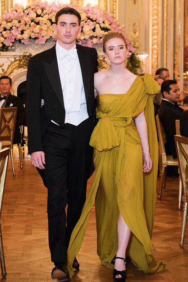 Julia McCaw, 20 tuổi, là con gái của ông trùm viễn thông thông ở Mỹ. Khác với các tiểu thư nhà quyền quý, Julia không lựa chọn theo đuổi sự nghiệp kinh doanh của gia đình mà chọn lối sống độc lập. Cô quyết định học nấu ăn tại trường dạy nghề Cordon Bleu để theo đuổi ước mơ trở thành đầu bếp.