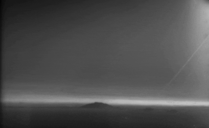 Quả bom hạt nhân mang tên Turk có sức nổ tương đương 43 kiloton - lớn gấp ba lần quả bom nổ ở Hiroshima được kích nổ ở độ cao 150 mét so với mặt đất. Camera quay chậm được đặt sát mặt đất để ghi lại tác động của sóng sung kích từ vụ nổ. Nguồn ảnh: BI.