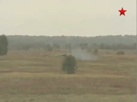 Tổ hợp tên lửa Tochka chính thức biên chế trong quân đội Liên Xô từ năm 1976 và biến thể Tochka-U là từ năm 1989.