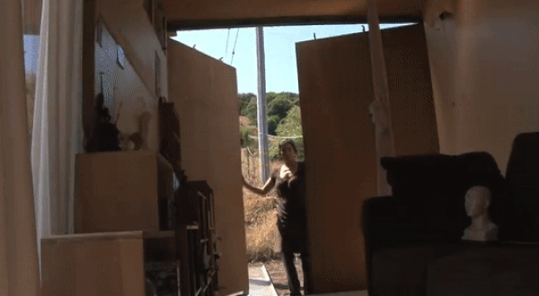 Căn nhà nhỏ của 5 mẹ con vốn dĩ trước đây là một chiếc container bỏ hoang.