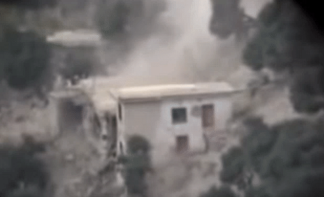 Cận cảnh một pha tấn công của GAU-10 vào mục tiêu là một căn nhà bê tông cốt thép dưới mặt đất. Nguồn ảnh: GF.