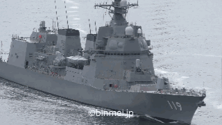 Thậm chí, trong dịp đầu năm 2018 vừa rồi, một phái đoàn của Nhật Bản đã ghé thăm tàu sân bay HMS Queen Elizabeth của Anh và báo chí Nhật Bản đã khẳng định rằng nếu Nhật đóng tàu sân bay thì đó chỉ là hành động tự vệ. Rất có thể, trong tương lai Nhật Bản sẽ có những nước đi khiến không những Trung Quốc mà ngay cả Mỹ cũng phải bất ngờ. Nguồn ảnh: Sina.