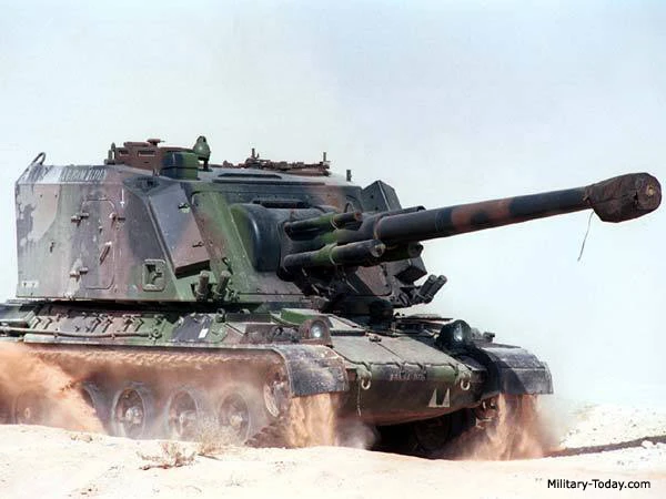 Choáng với sức mạnh khẩu pháo tự hành hàng khủng của Pháp