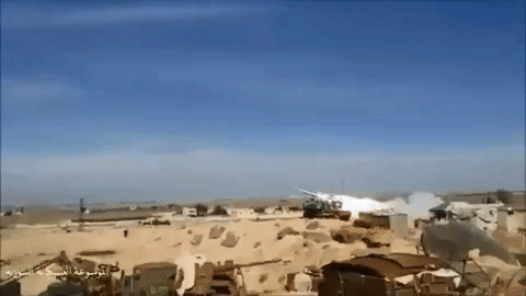 Đây là một trong những lần hiếm hoi các chiến đấu cơ F-16 của không quân Israel tấn công vào ban ngày. Mặc dù vậy lực lượng phòng không Syria vẫn phản ứng kịp thời và đạt hiệu quả đánh chặn cực cao. Nguồn ảnh: Gify.