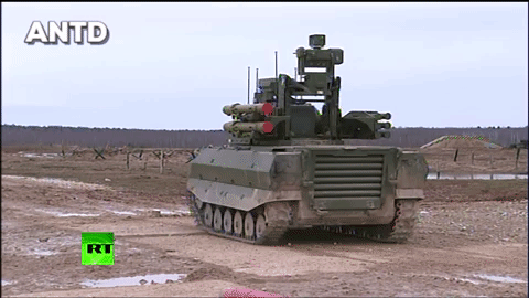 Trên chiến trường Syria khoảng cách trung bình mà trạm điều khiển có thể kiểm soát robot chỉ là 300 - 500 m trong hoàn cảnh địa hình trống trải không có nhà cao tầng nhưng vẫn xảy ra 17 trường hợp mất tín hiệu ngắn với robot trong 1 phút và 2 trường hợp mất tín hiệu dài trong gần 1 giờ 30 phút.