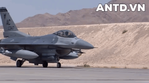 F-16V được cho là ưu việt hơn đáng kể so với các thế hệ F-16 cũ, kể cả biến thể F-16E/F Block 60 Desert Falcon thiết kế riêng cho Không quân Hoàng gia Các tiểu vương quốc Arab thống nhất, đây là phiên bản mạnh nhất trước khi F-16V ra đời.