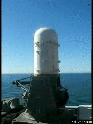 Được phục vụ trong biên chế Quân đội Mỹ từ năm 1980. Tới nay, tổ hợp pháo cao tốc Phalanx dường như vẫn chưa hề lỗi thời và vẫn là thứ vũ khí cực kỳ quan trọng trong trên các tàu chiến của nước này. Nguồn ảnh: USNV.