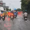 Mưa như trút nước giờ tan tầm, Hà Nội ngập cục bộ, ùn tắc nhiều tuyến phố 