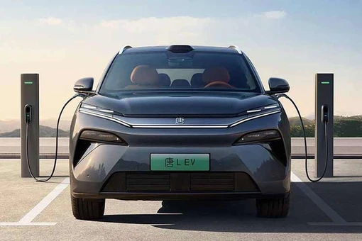 BYD sắp có trạm sạc siêu nhanh 1.500 KW, sạc 5 phút chạy cả trăm km