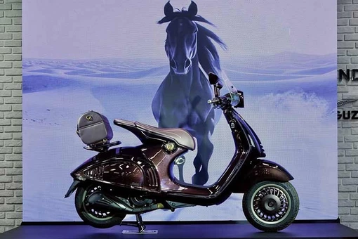 Vespa 946 Horse "cháy hàng" tại Việt Nam - sở hữu ngay chi 750 triệu