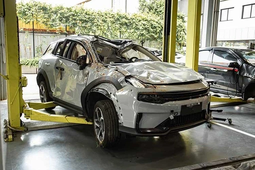  Lynk & Co Việt Nam "chơi chiêu" khoe xe 06 tai nạn, chủ xe bức xúc