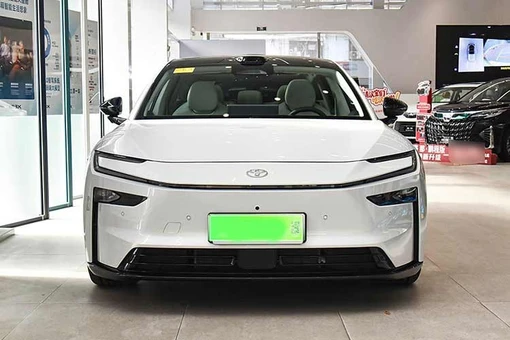 Toyota bZ7 2026 - sedan điện hệ điều hành Huawei từ 683 triệu đồng