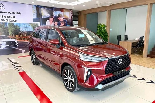 Toyota Veloz Cross tiếp tục giảm đến 66 triệu đồng trong tháng 3/2026