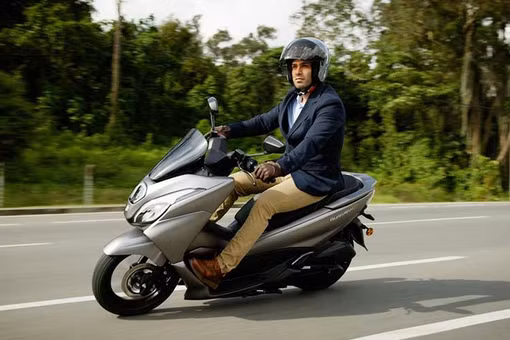  [GALLERY] Suzuki Burgman 15 giá tới 85 triệu đồng, có gì đấu Honda PCX?