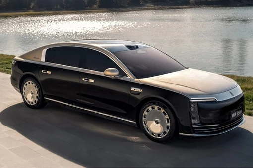 Maextro S800 của Huwei vượt mặt BMW 7-Series tại thị trường tỷ dân