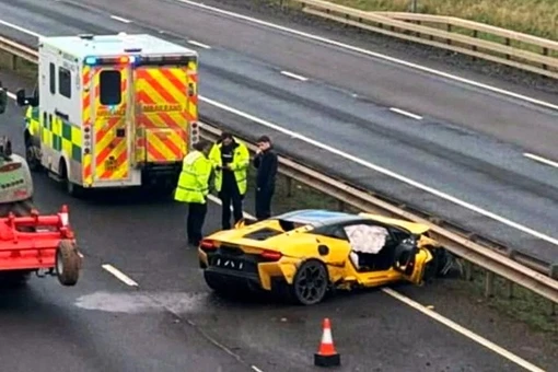 "Siêu bò" Lamborghini Temerario đầu tiên trên thế giới gặp nạn nát đầu
