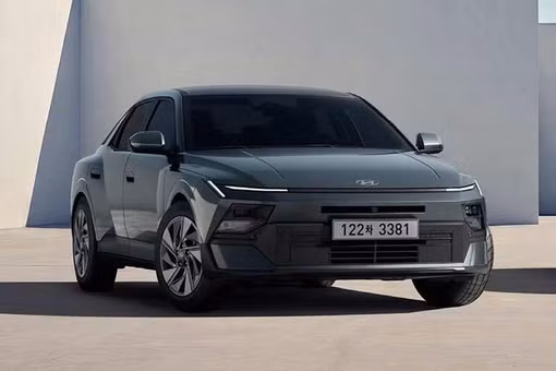 Hyundai Elantra 2027 "cháy hàng" với hơn 11.000 đơn bán xe trong 24 giờ