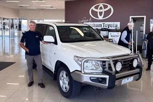 Toyota Land Cruiser V8 2026 chạy gần 1 triệu km, động cơ và hộp số vẫn zin