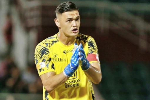 Thủ môn Patrik Lê Giang chính thức nhập tịch Việt Nam