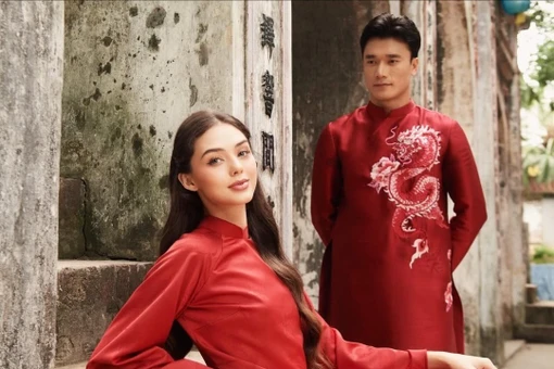 Vợ Tây sau gần 4 năm kết hôn với "thủ môn quốc dân" Bùi Tiến Dũng